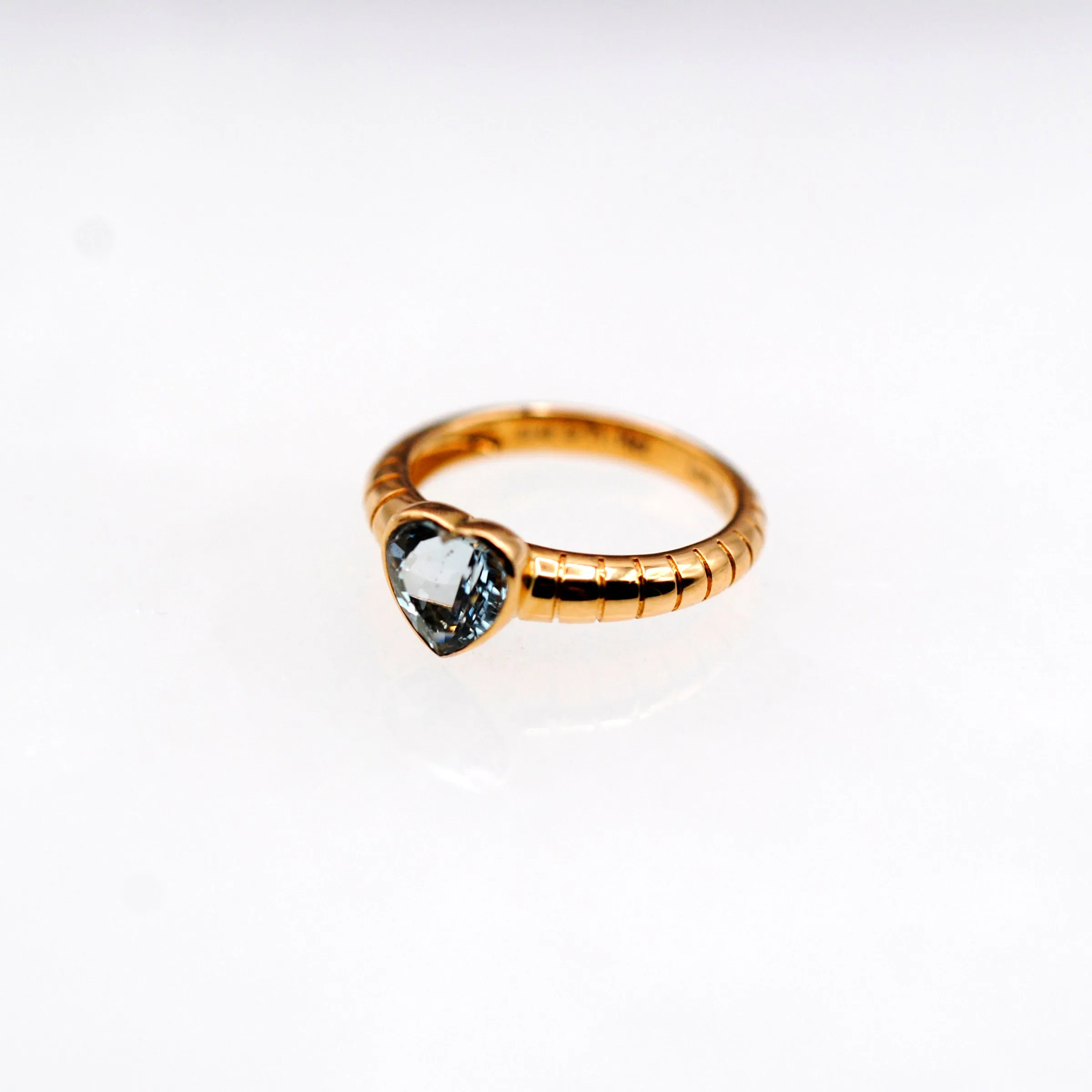 14k Gold 1.15 ct Aquamarine Sweetheart Ring