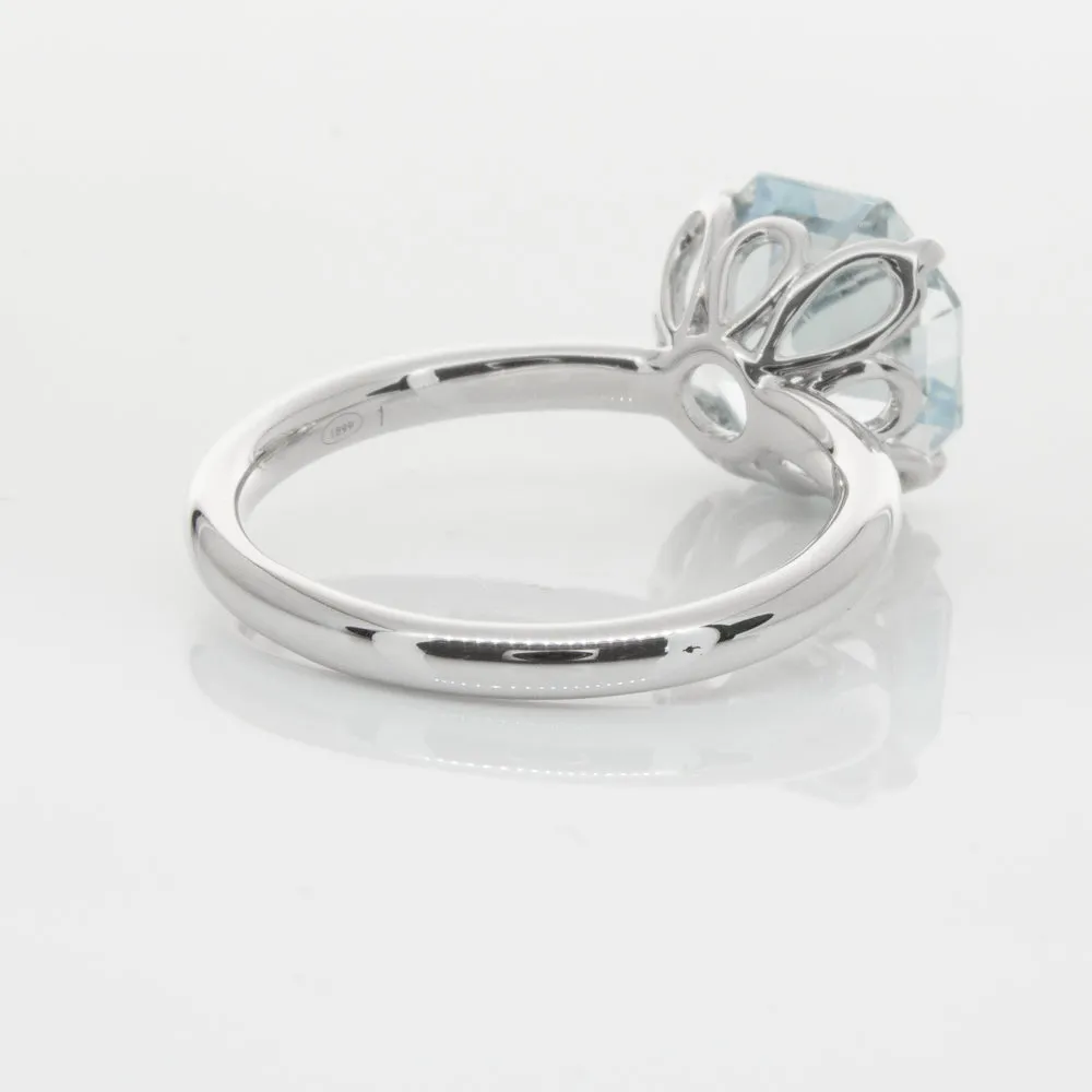 18ct White Gold Aquamarine Octavia Ring
