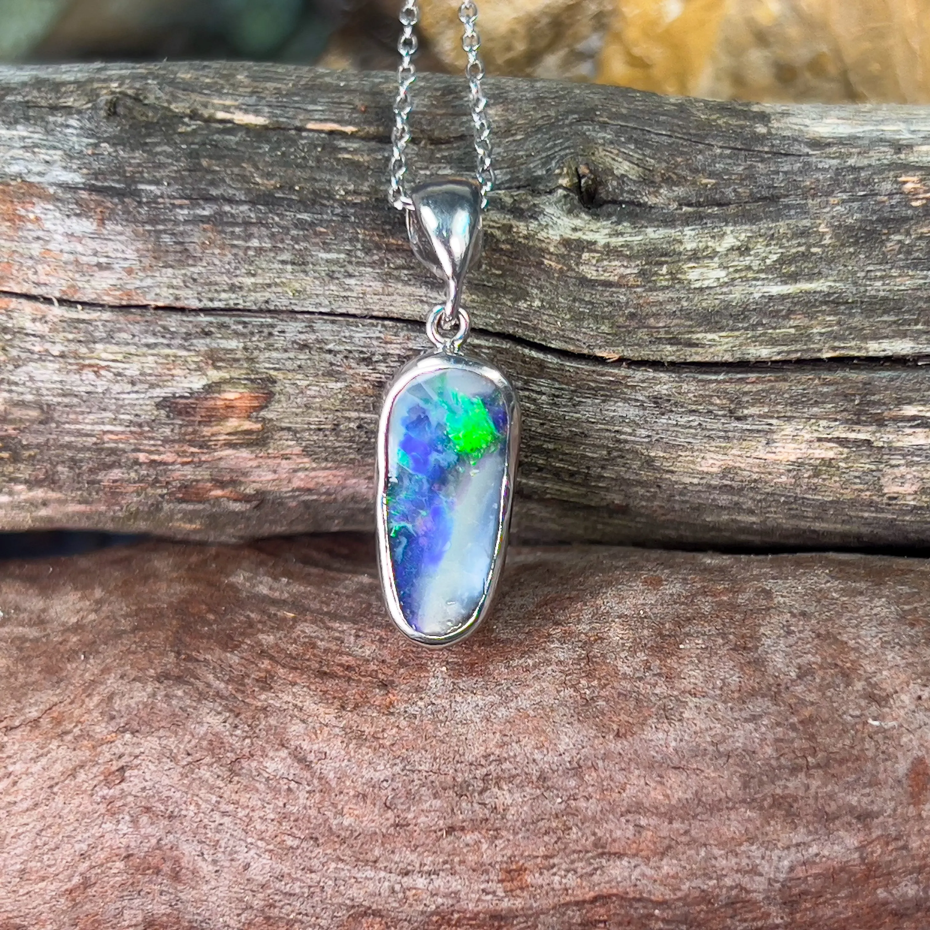 18kt White Gold Boulder Opal 2.2ct pendant