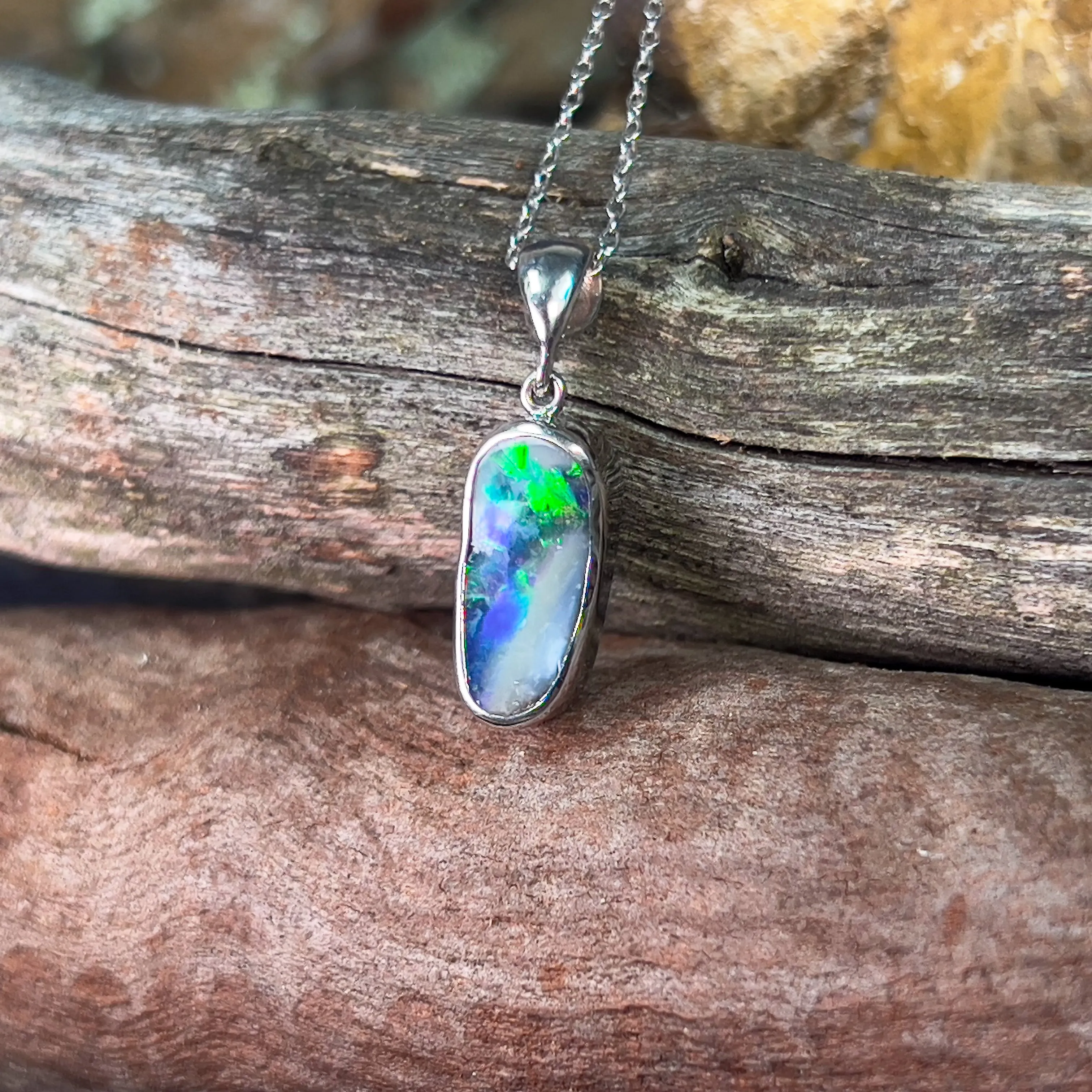 18kt White Gold Boulder Opal 2.2ct pendant