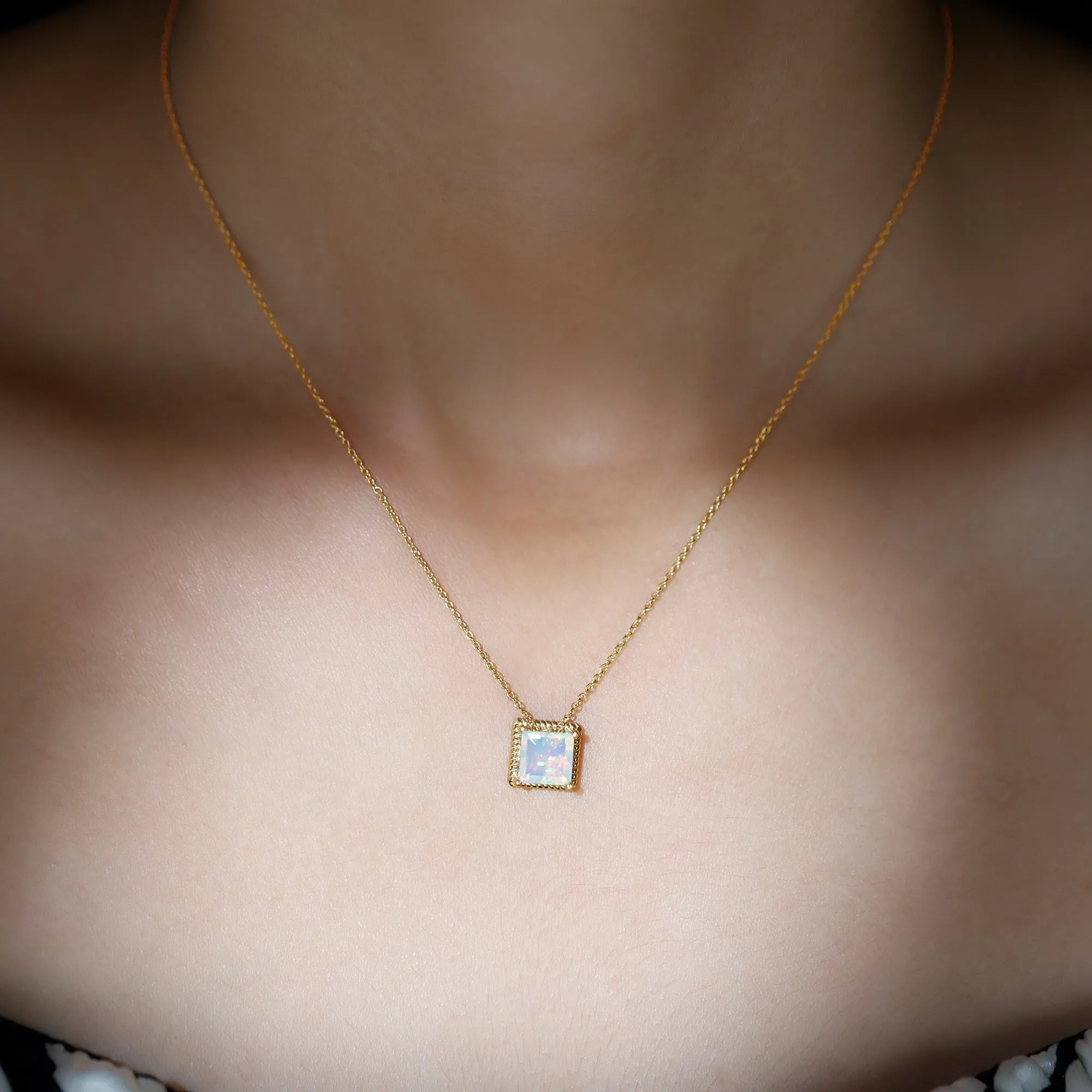 7 MM Princess Cut Ethiopian Opal Solitaire Pendant with Rope Frame Details