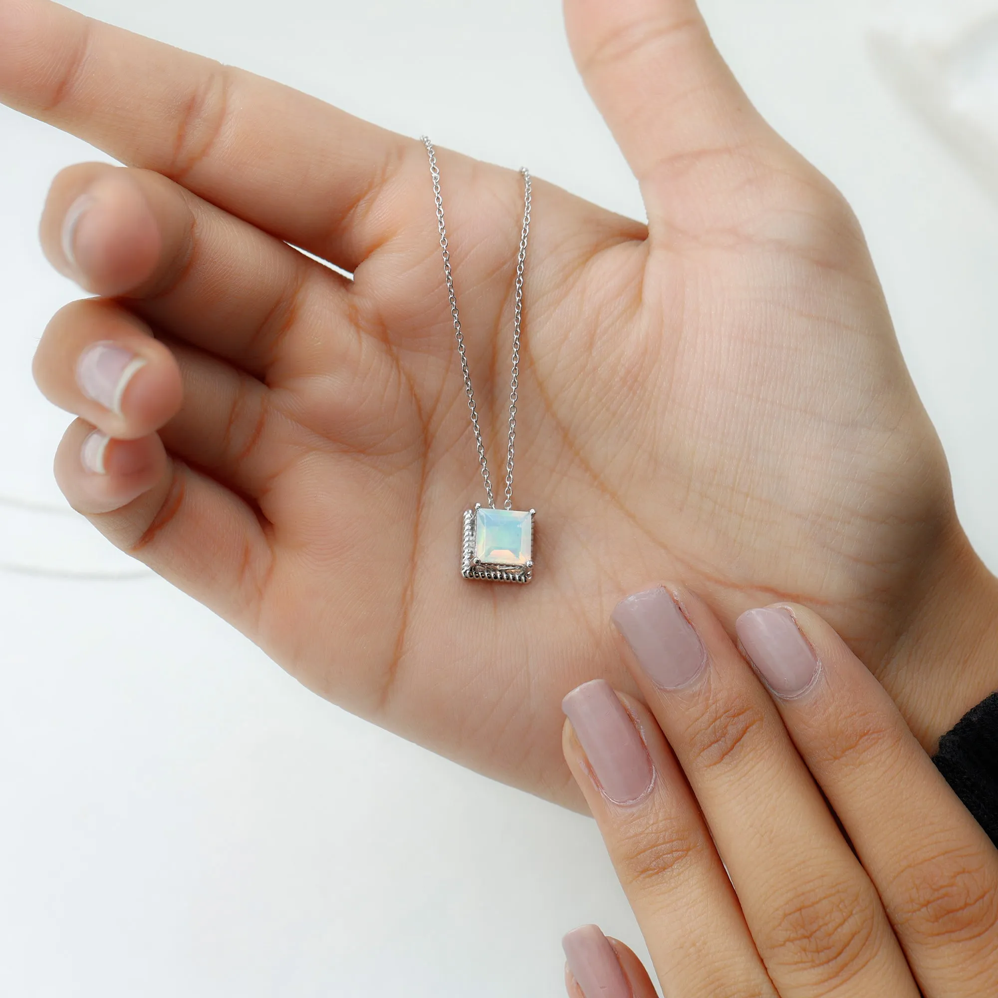 7 MM Princess Cut Ethiopian Opal Solitaire Pendant with Rope Frame Details