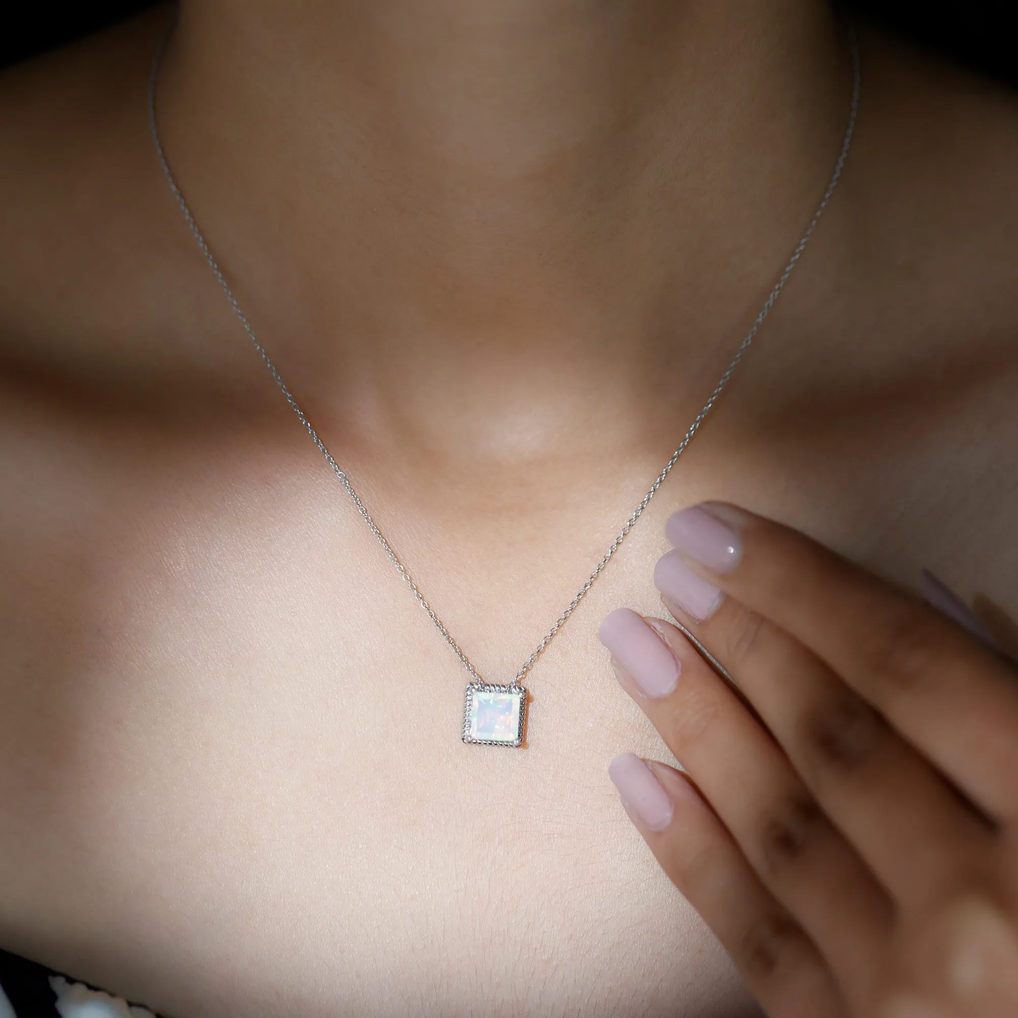 7 MM Princess Cut Ethiopian Opal Solitaire Pendant with Rope Frame Details