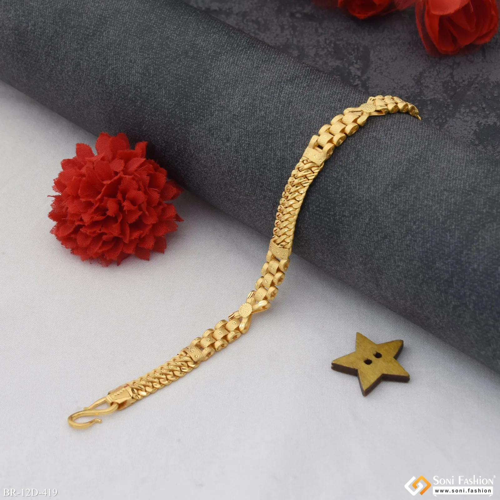 Amazing Design Gold Plated Box Bracelet for Men - Style D419