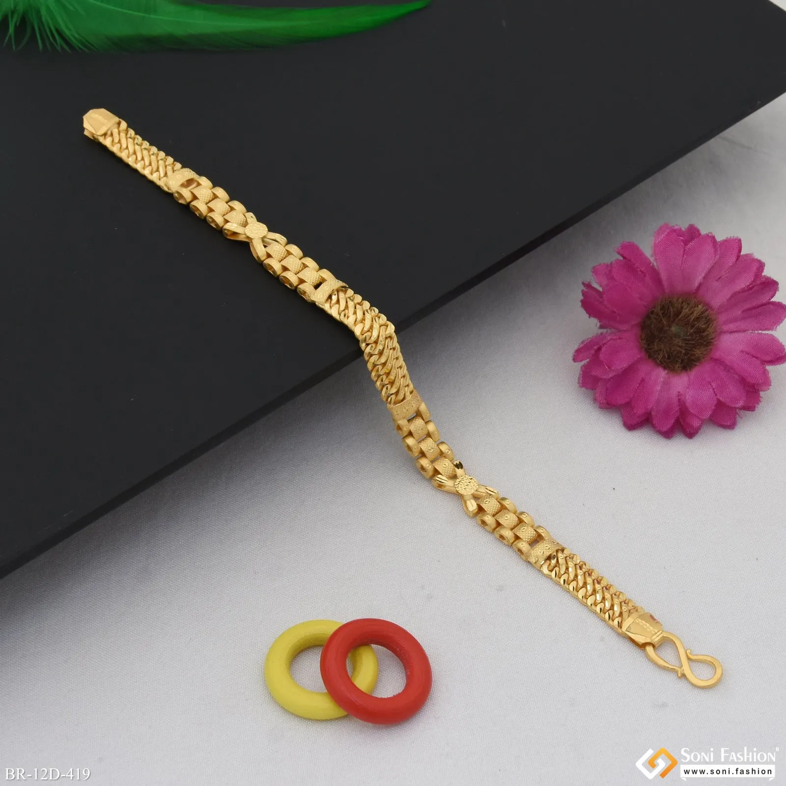 Amazing Design Gold Plated Box Bracelet for Men - Style D419