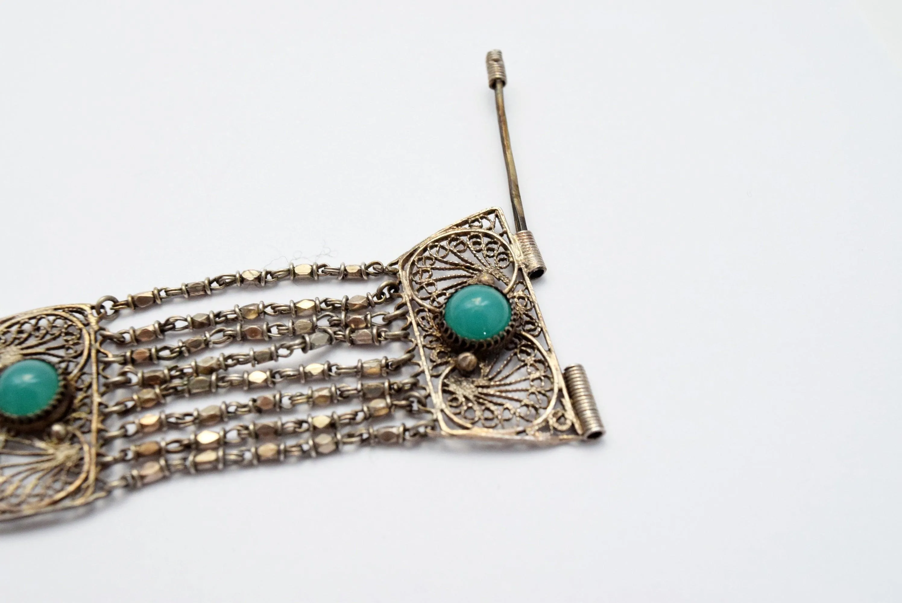 Art Deco Filigree Bracelet Made of Silver and Green Stone
