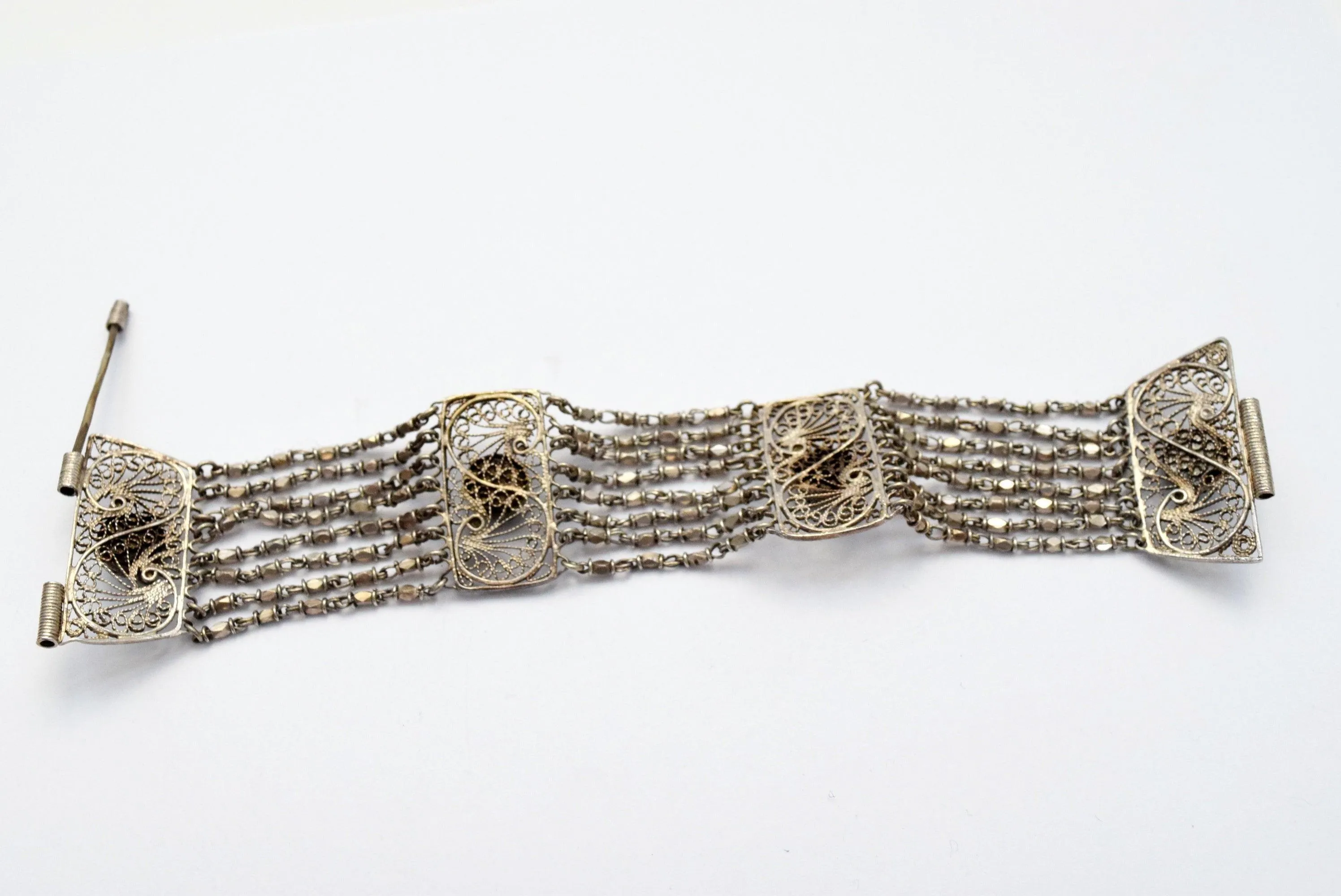 Art Deco Filigree Bracelet Made of Silver and Green Stone