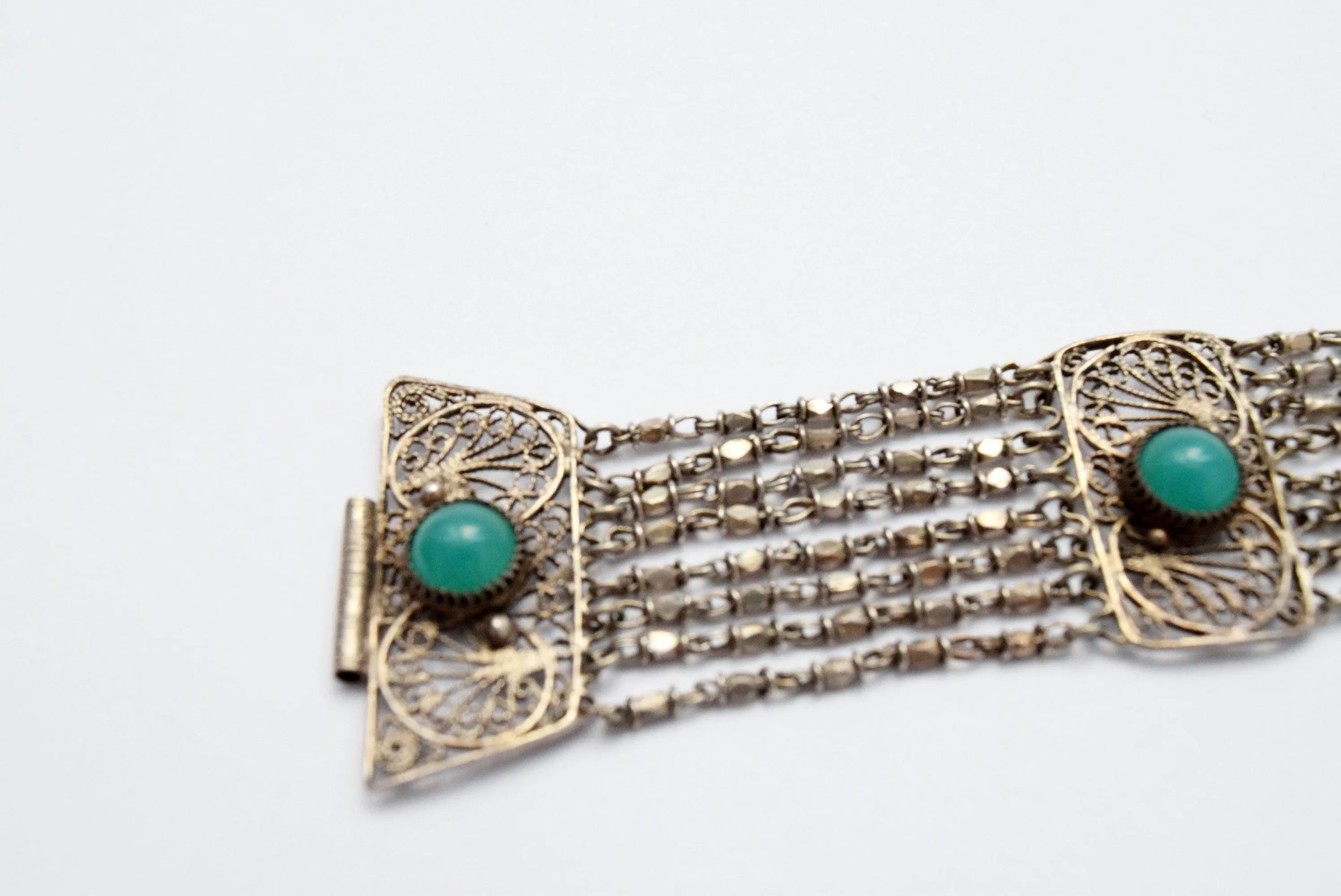 Art Deco Filigree Bracelet Made of Silver and Green Stone