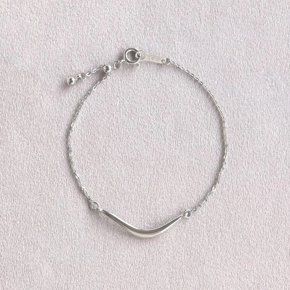 Curved Bar Slider Bracelet