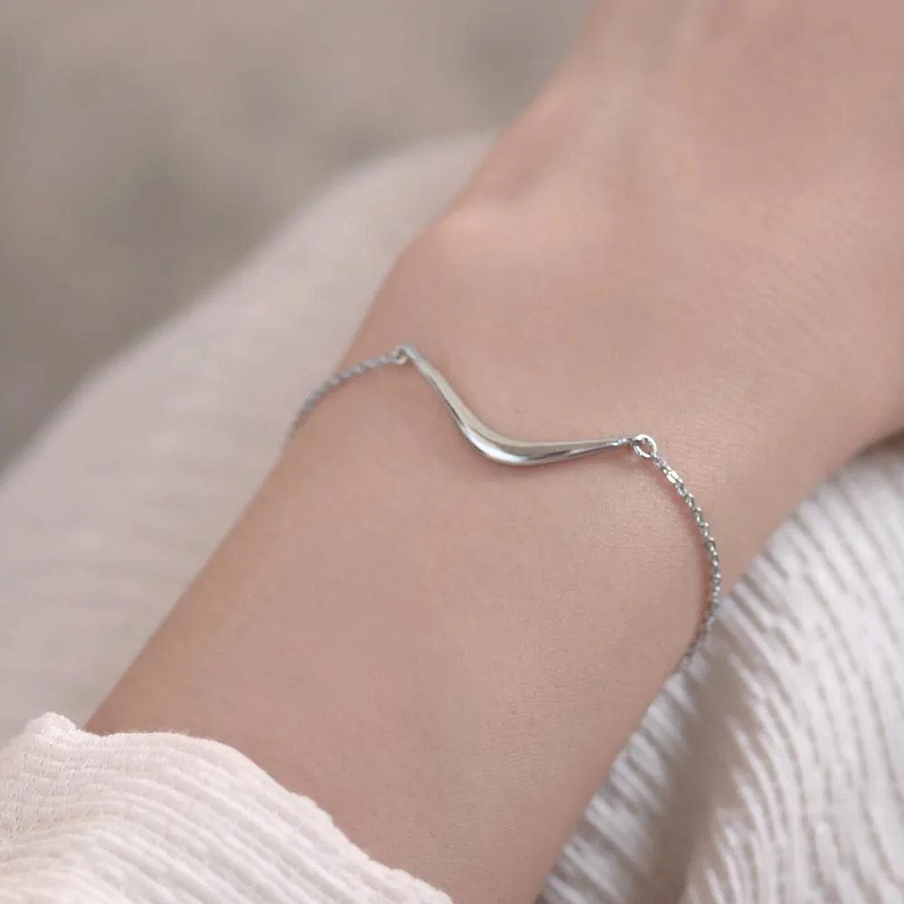 Curved Bar Slider Bracelet