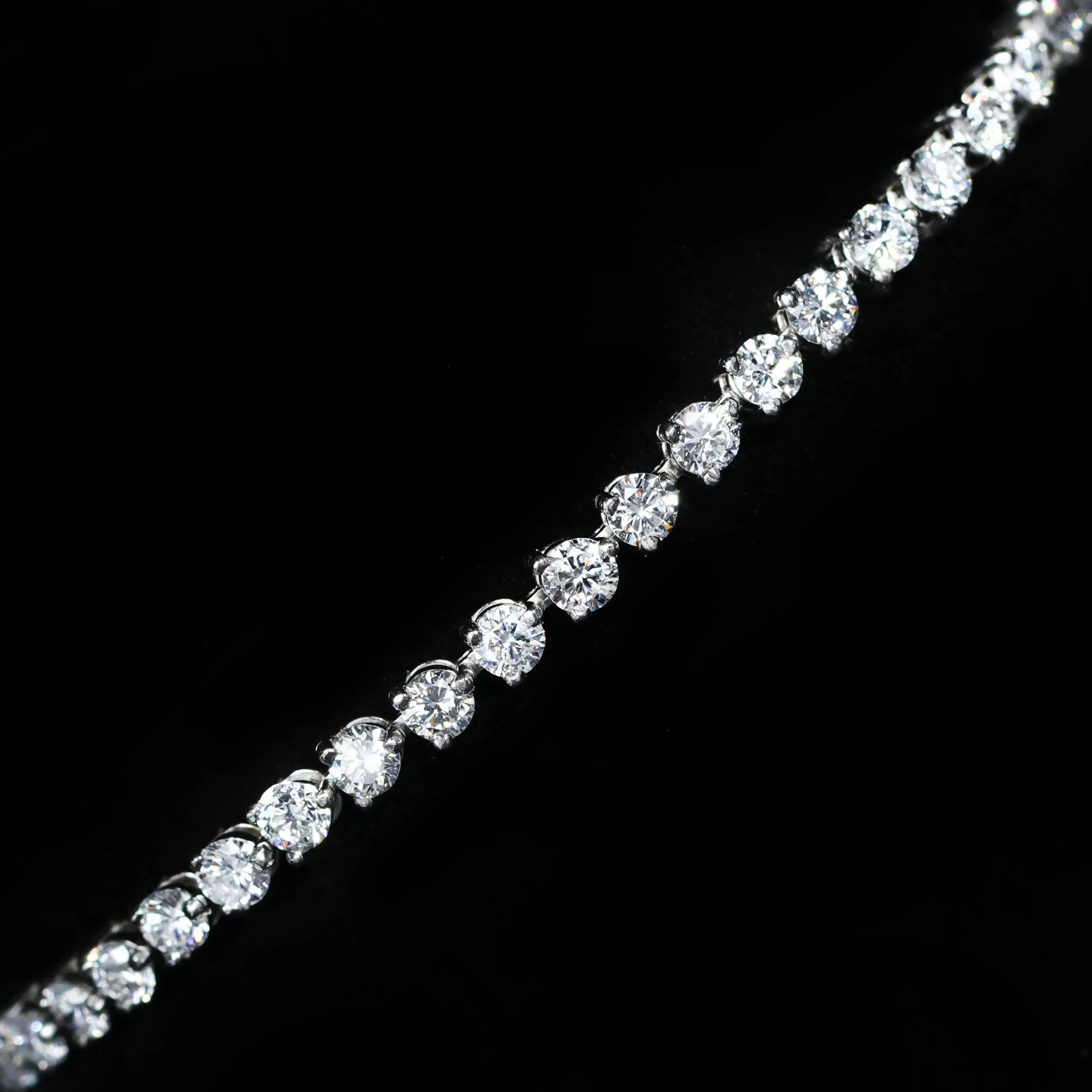Estate Platinum 6.00 CTW Round Brilliant Cut Diamond Tennis Bracelet