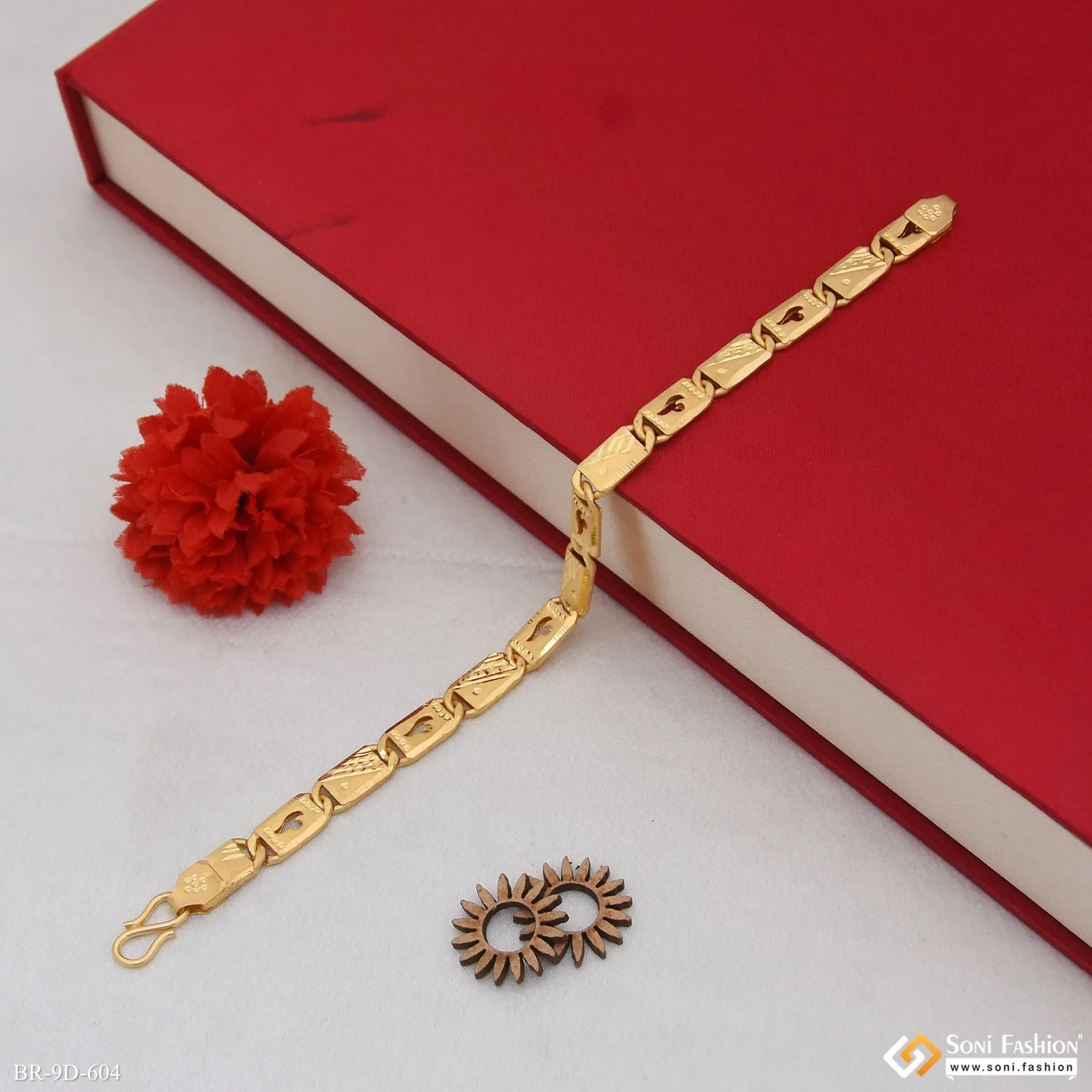 Funky Design Gold Plated Nawabi Bracelet for Men - Style D604