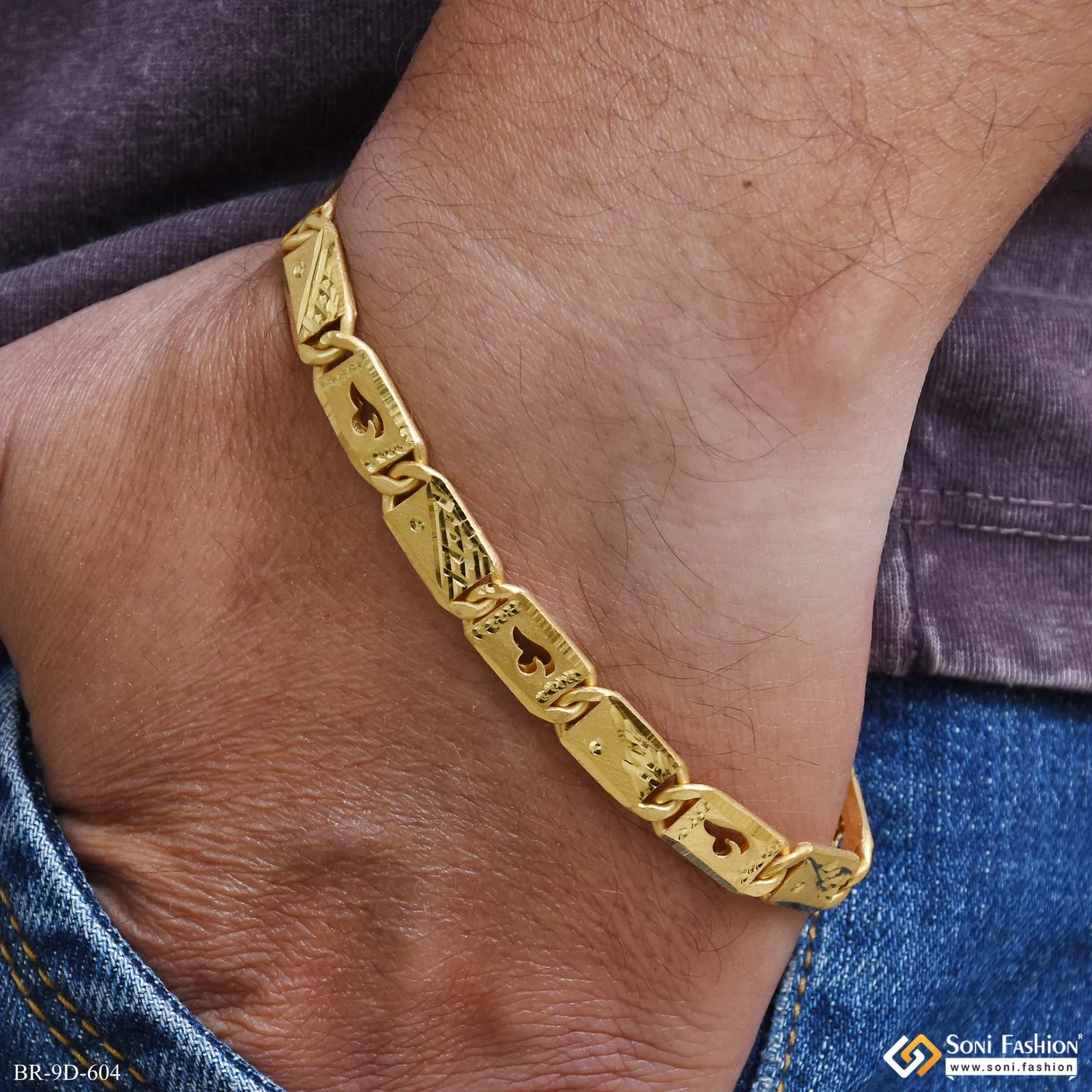 Funky Design Gold Plated Nawabi Bracelet for Men - Style D604