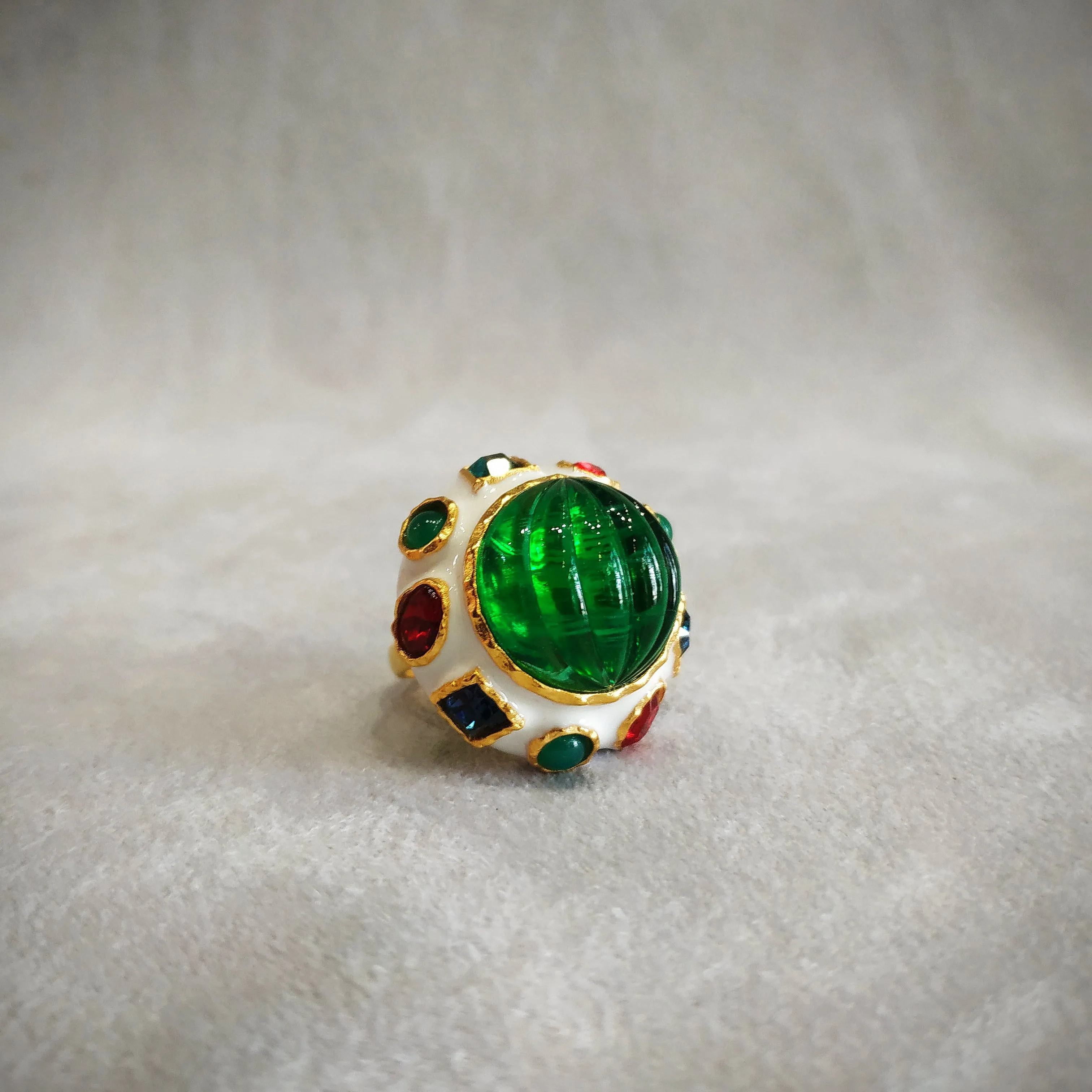Kenneth Jay Lane Emerald Green White Enamel Jewelled Statement ring