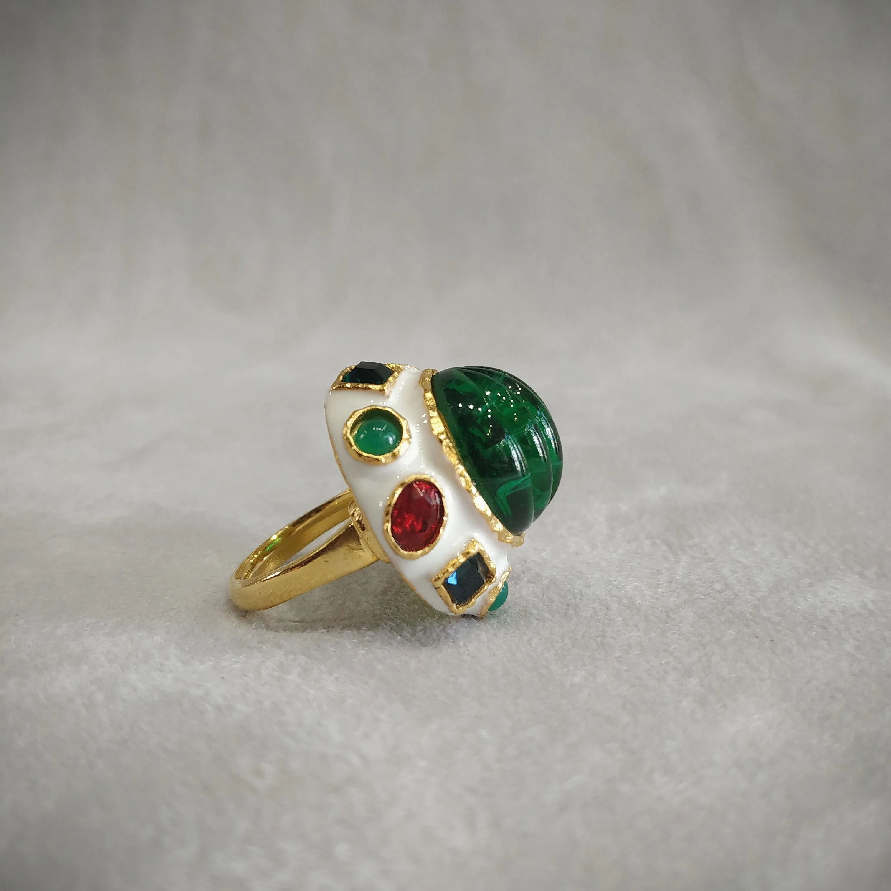 Kenneth Jay Lane Emerald Green White Enamel Jewelled Statement ring