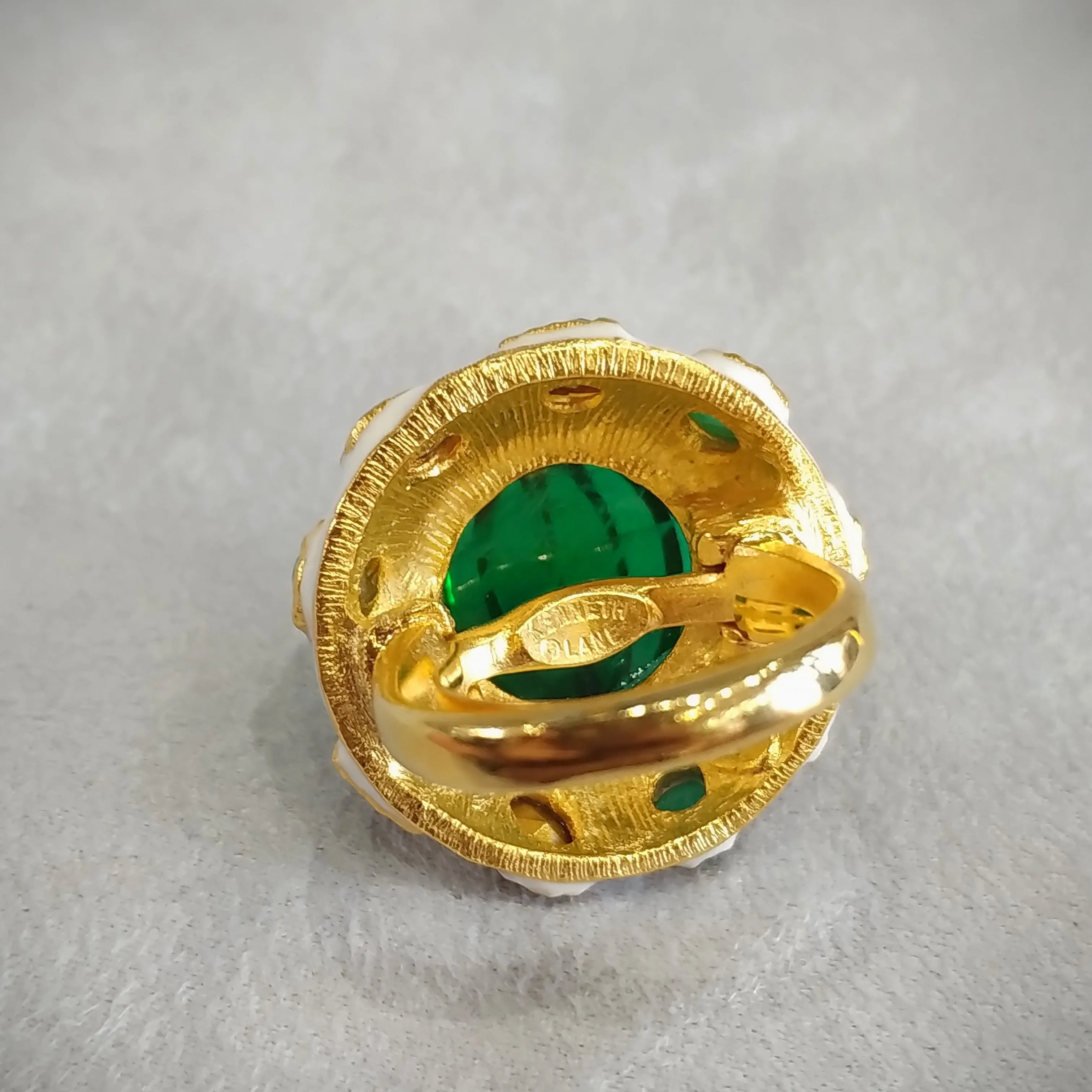 Kenneth Jay Lane Emerald Green White Enamel Jewelled Statement ring