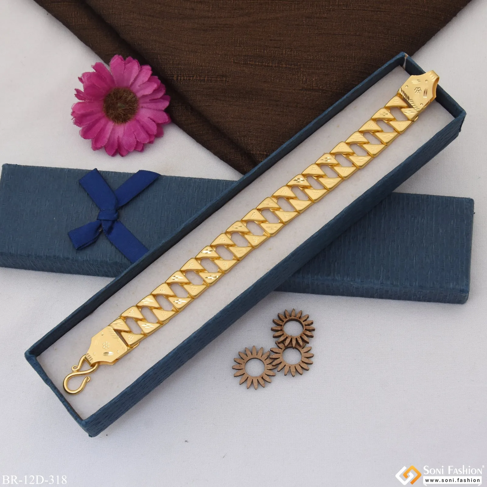 Prominent Design Gold Plated Pokal Bracelet for Men - Style D318