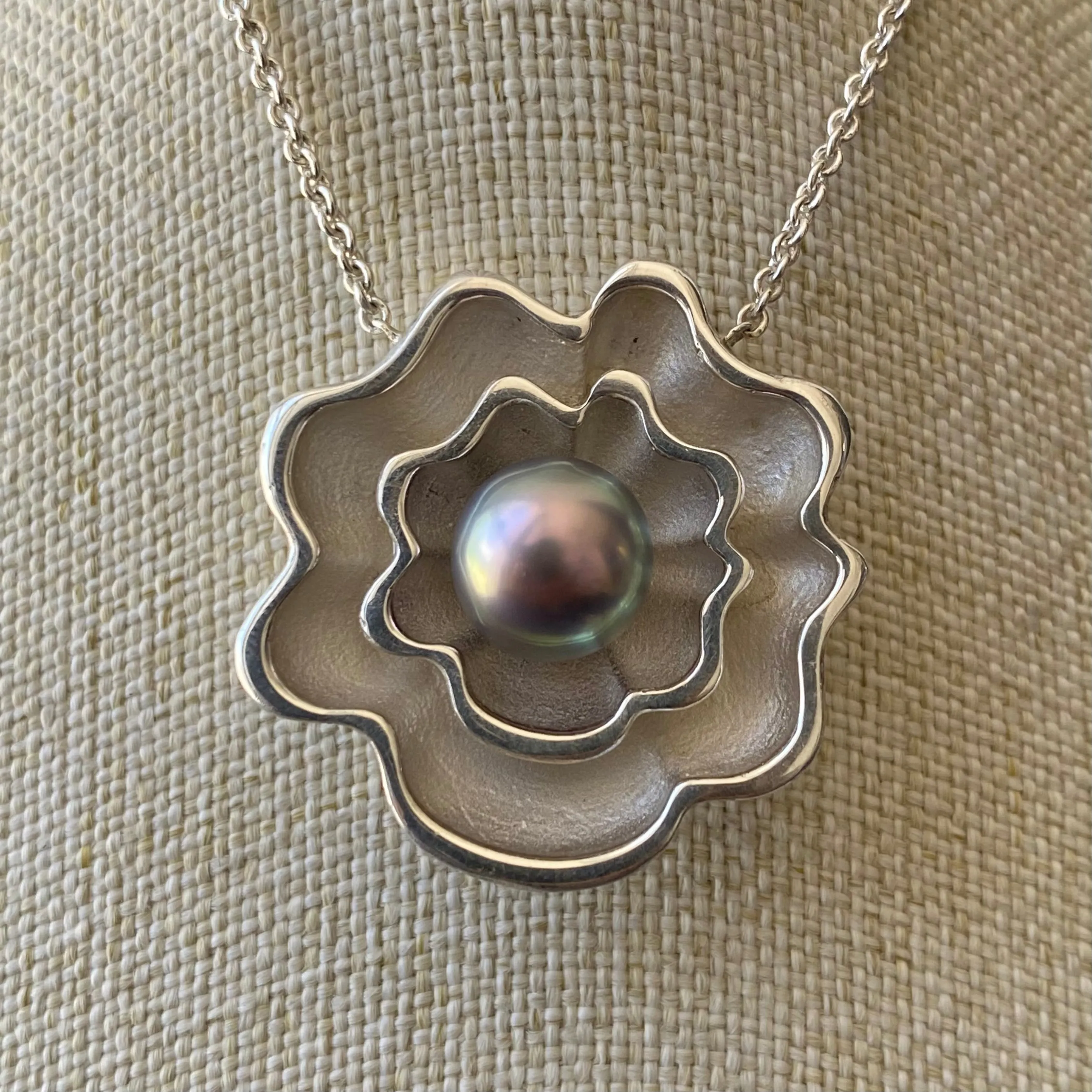 "Olanes" Silver Chain with Cortez Pearl by "Noble Sensación"