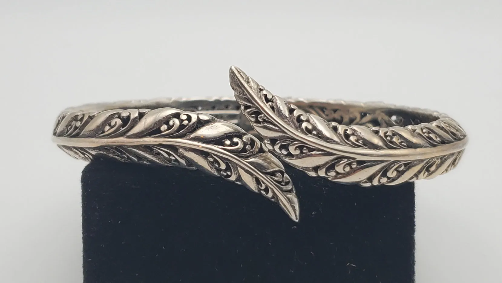 Sarda - Vintage Sterling Silver Filigree Hinged Bangle Bracelet