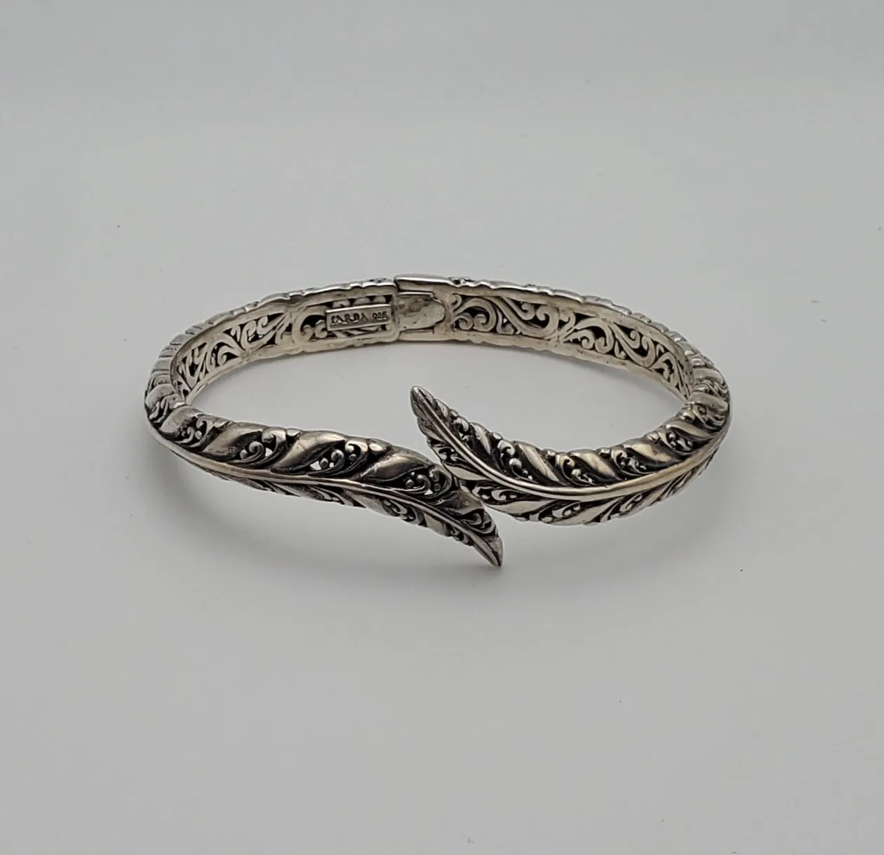 Sarda - Vintage Sterling Silver Filigree Hinged Bangle Bracelet
