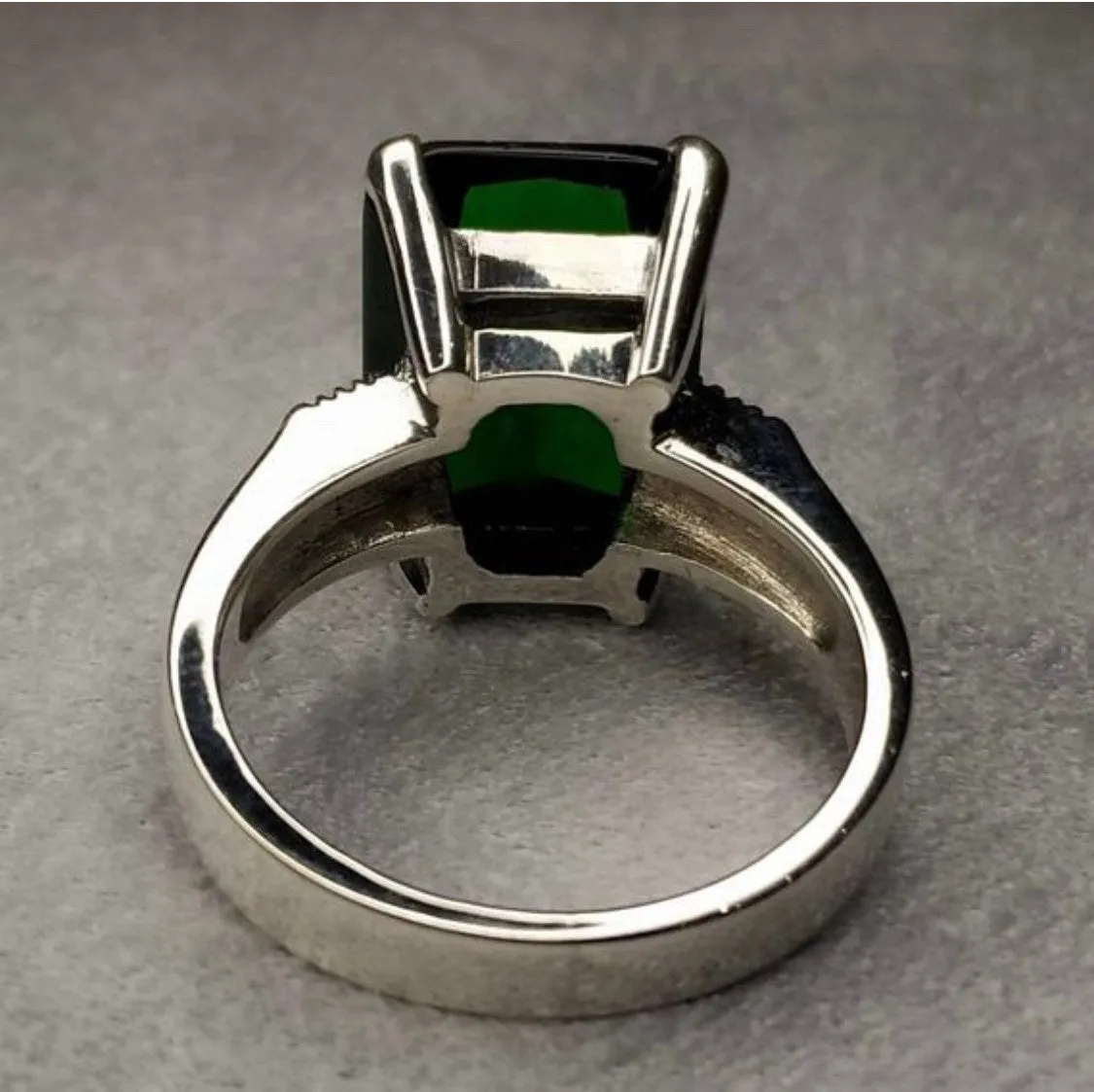 The Duchess Solitaire Emerald Green Ring