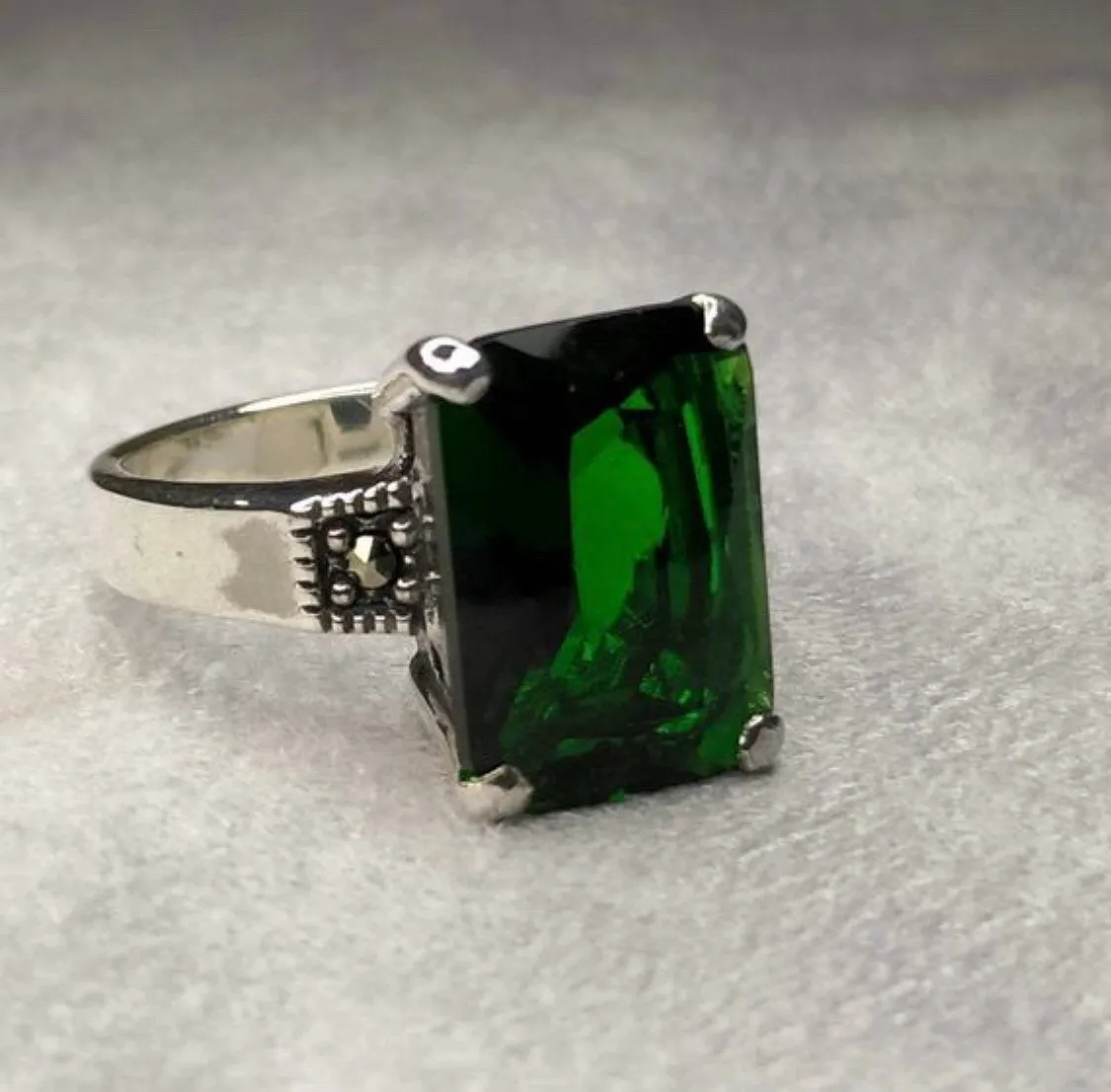 The Duchess Solitaire Emerald Green Ring