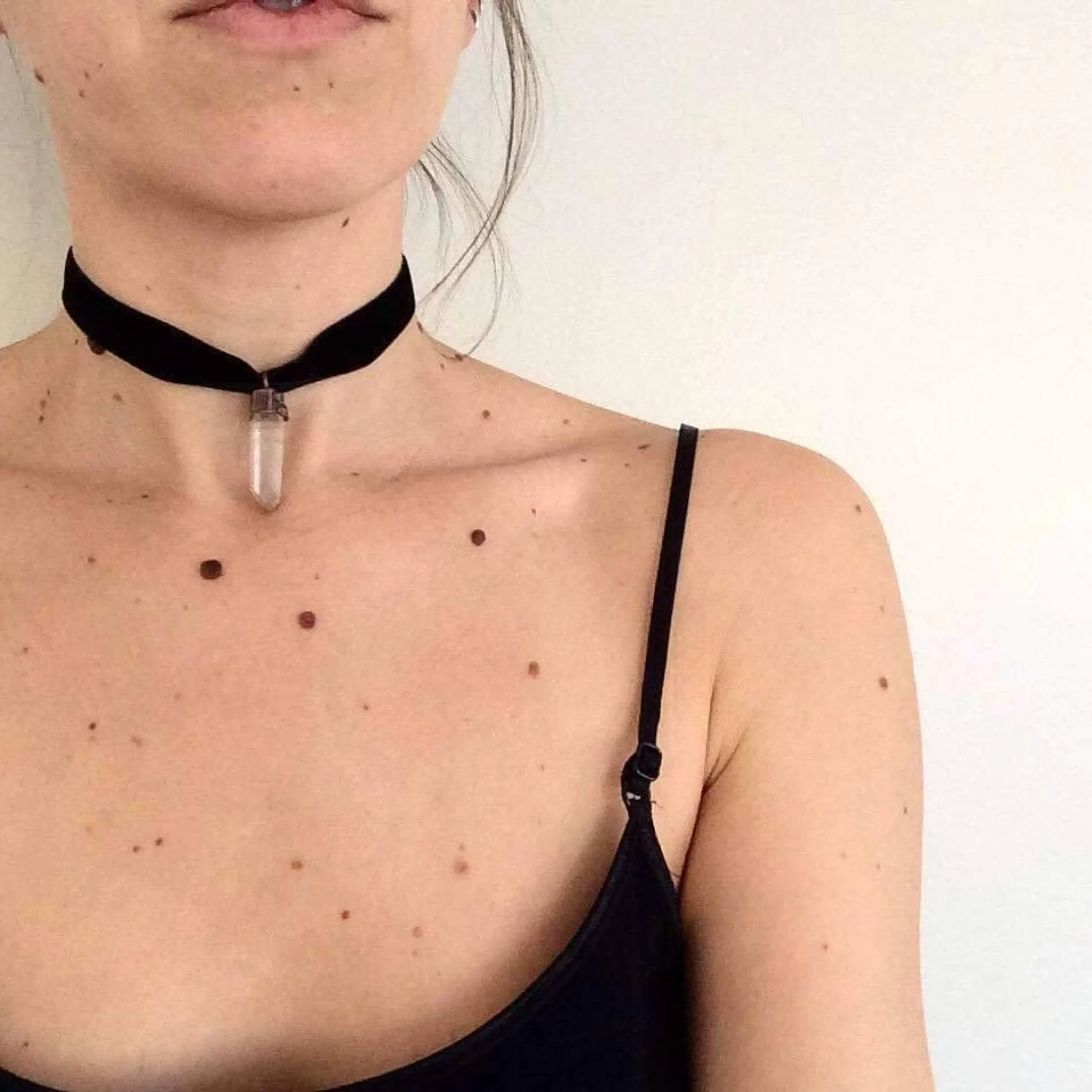 Velvet crystal necklace | Raw crystal jewelry | Velvet crystal choker