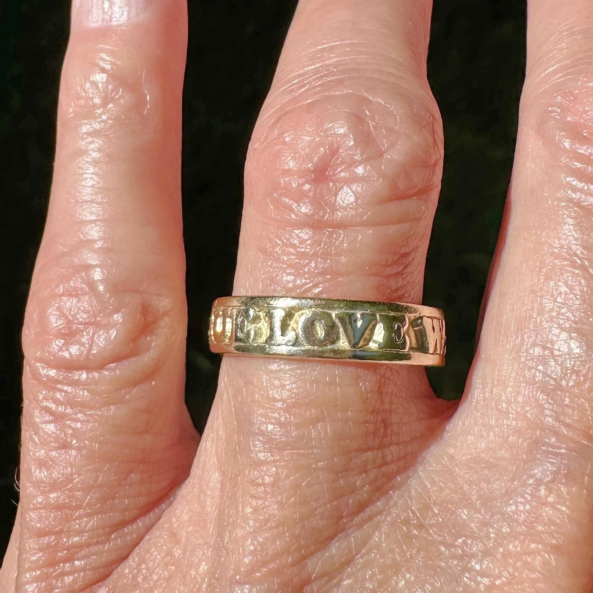Vintage 14K Gold Cutout True Love Waits Band Ring