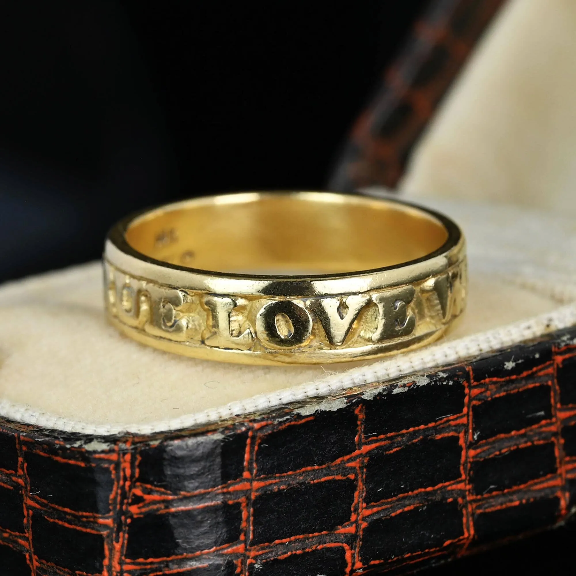 Vintage 14K Gold Cutout True Love Waits Band Ring