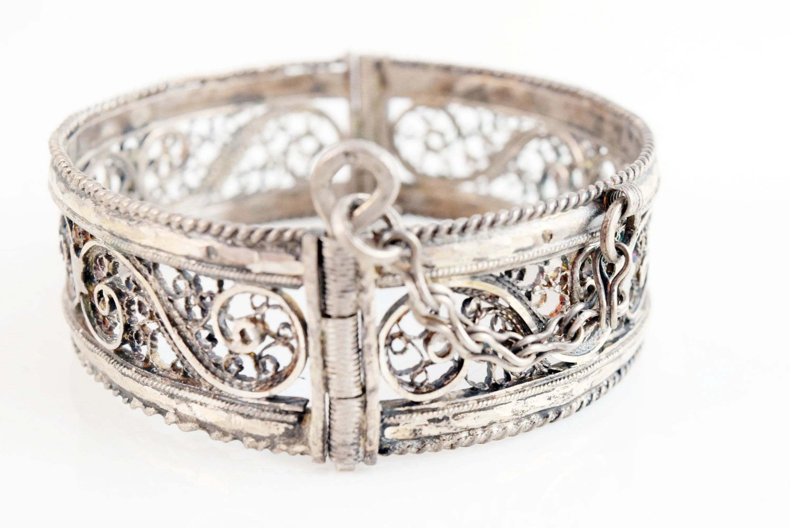 Vintage Silver Filigree Ottoman Style Tunisian Hinged Bracelet