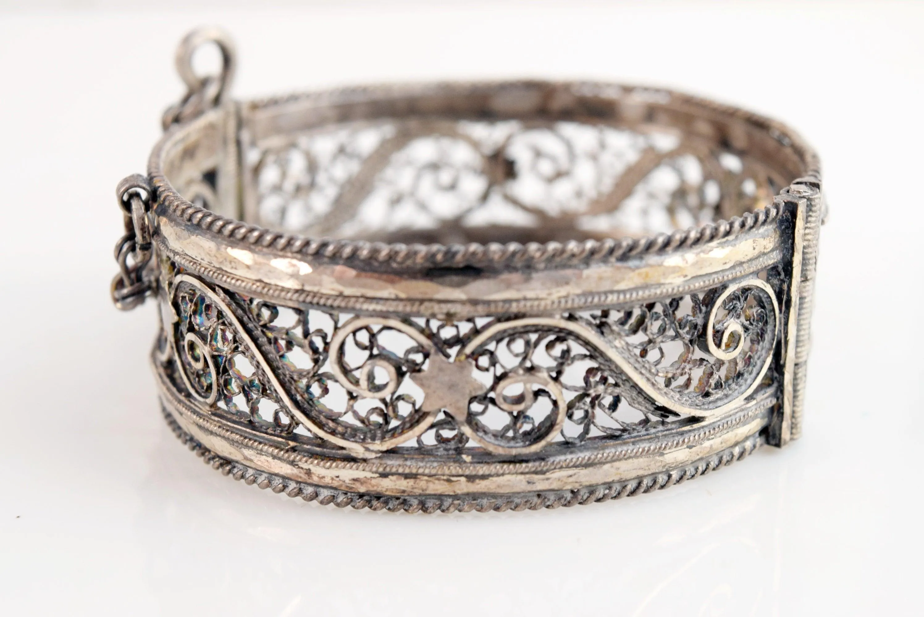 Vintage Silver Filigree Ottoman Style Tunisian Hinged Bracelet