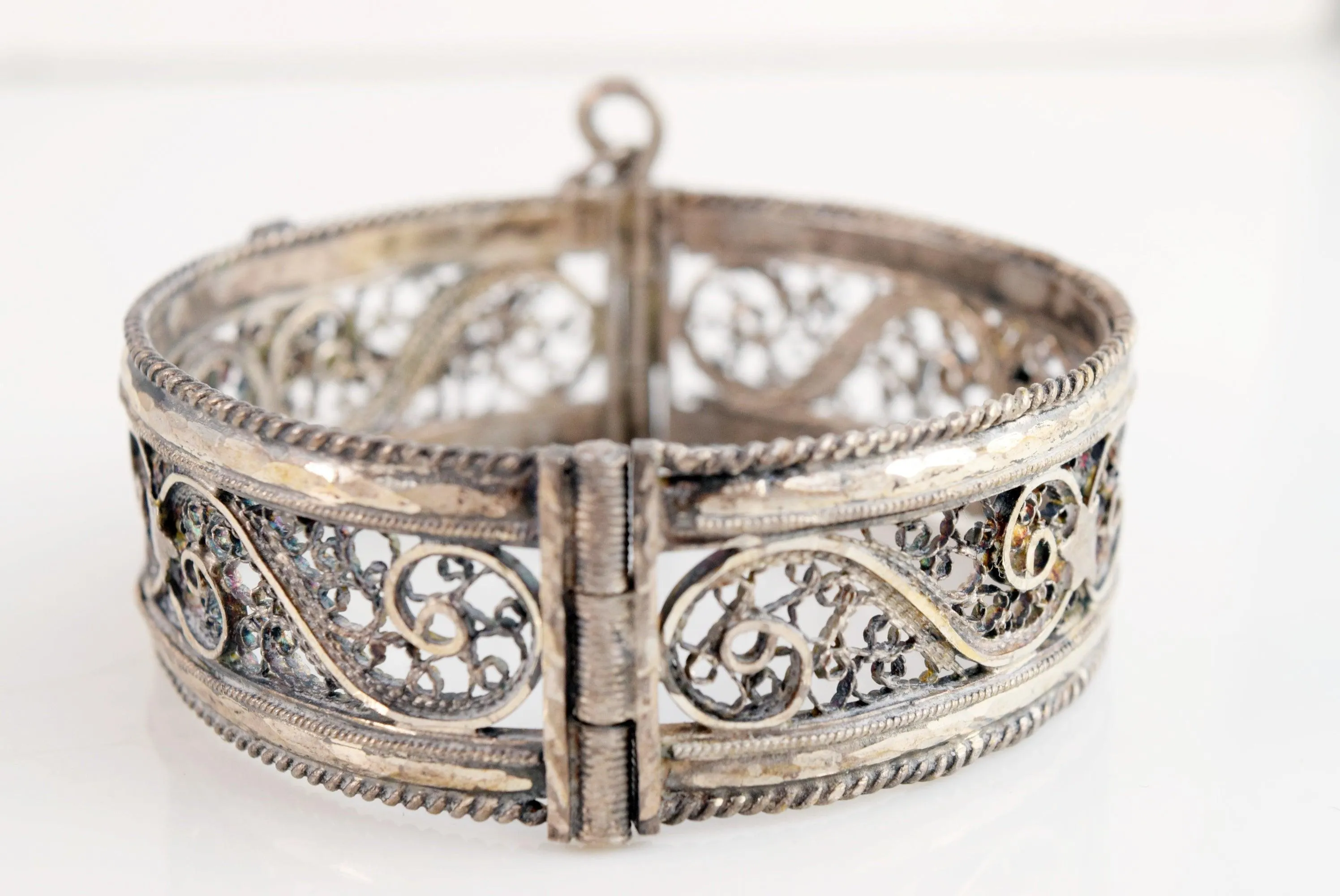 Vintage Silver Filigree Ottoman Style Tunisian Hinged Bracelet